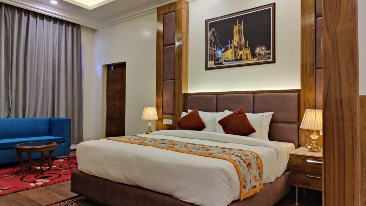 Hotel Woodpark Шимла Экстерьер фото